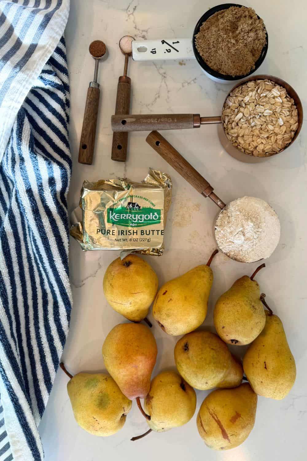 simple pear crisp ingredients pears, rolled oats, brown sugar, salt, nutmeg, flour and butter